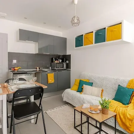 Apartment Le Petit Cocoon - Calme - Parking -tram - Terrasse - Lyon - Ol - Eurexpo Saint-Priest (Rhone)